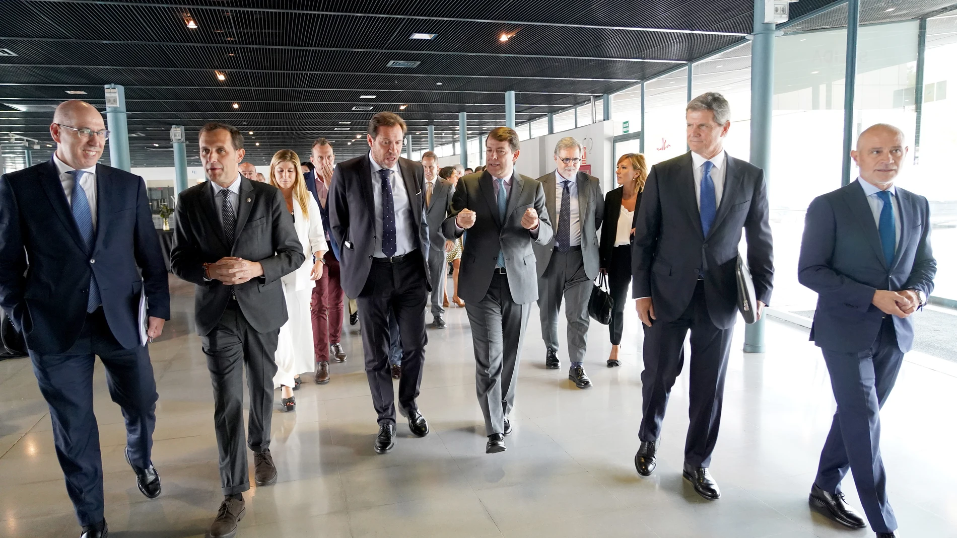 El presidente de la Junta, Alfonso Fernández Mañueco; inaugura el Año Económico, junto al presidente ejecutivo de Gestamp, Francisco J. Riberas; el alcalde de Valladolid, Óscar Puente; el presidente de la Diputación Provincial, Conrado Íscar, el consejero de la Presidencia, Jesús Julio Carnero; y el presidente de la Cámara de Valladolid y del Comité Ejecutivo de la Feria, Víctor Caramanzana; entre otros