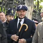  La fotografía de Beckham en la cola para ver la capilla ardiente de la Reina que ha revolucionado internet
