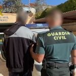 Un guardia civil fuera de servicio detiene a su vecino por violencia de género en Cieza