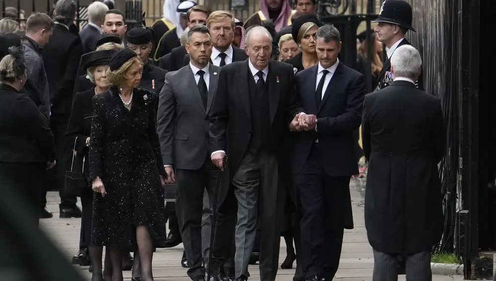 Don Juan Carlos y Doña Sofia en el funeral de Isabel II