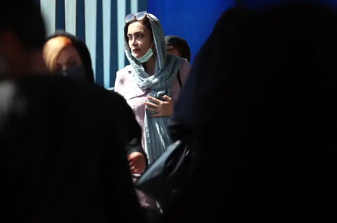 La muerte de una joven detenida en Irán por llevar mal el velo desata una oleada de protestas