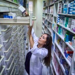 La administración andaluza cree que se «perjudicaba a la larga» a los pacientes pluripatológicos con la subasta de medicamentos