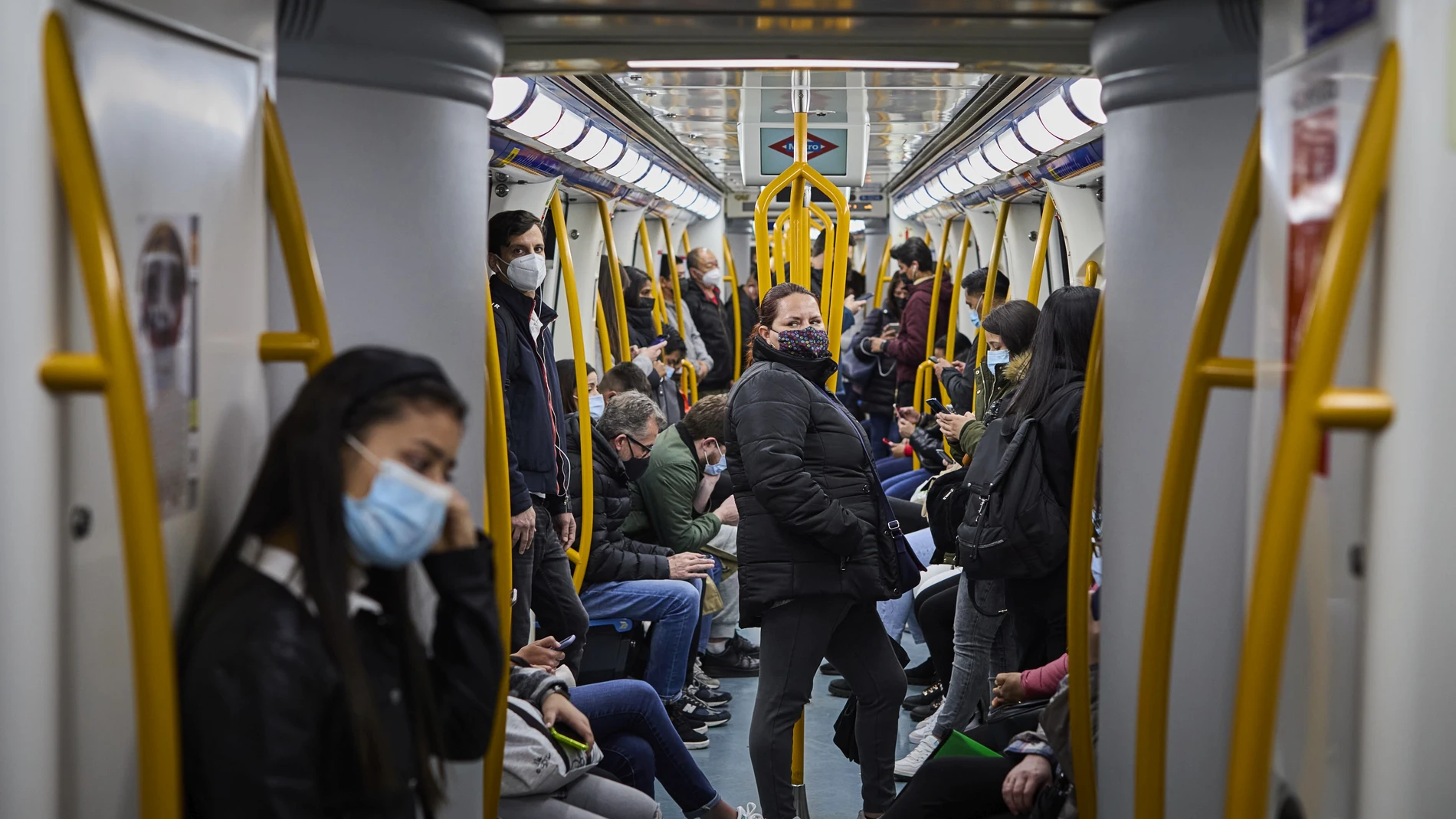 Esta imagen del interior de un vagón del Metro de Madrid puede cambiar de forma radical en próximas fechas