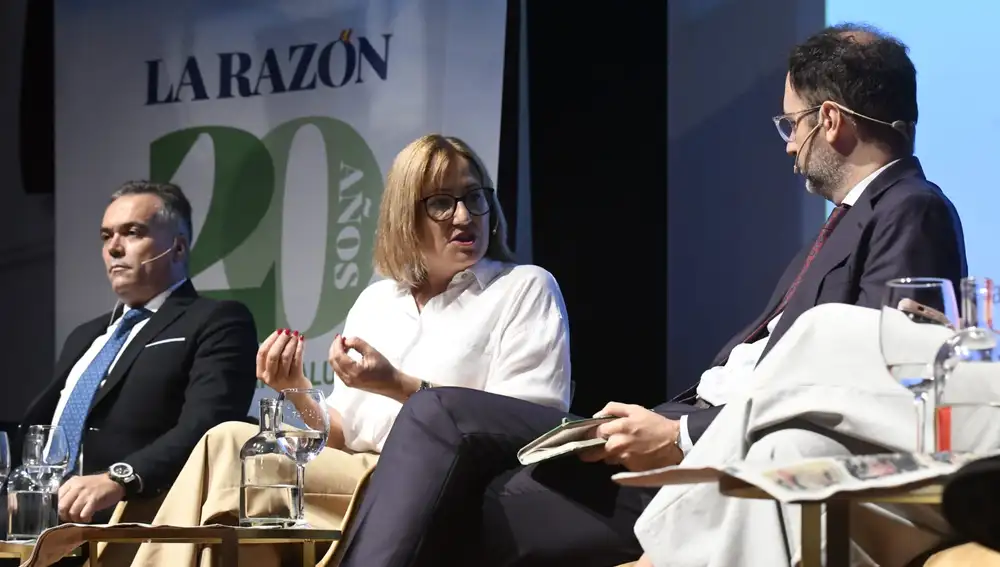 La alcaldesa de Níjar (Almería), Esperanza Pérez Felices, ha recalcado la gran oportunidad que suponen los fondos europeos y la cohesión entre administraciones