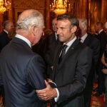 Emmanuel y Brigitte Macron arropan a Carlos III y Camilla