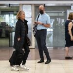 El transporte público reclama al Gobierno el fin de la obligatoriedad del uso de la mascarilla