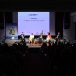 El Teatro Cajasol de Sevilla ha acogido el foro "Andalucía, la razón de un pueblo"