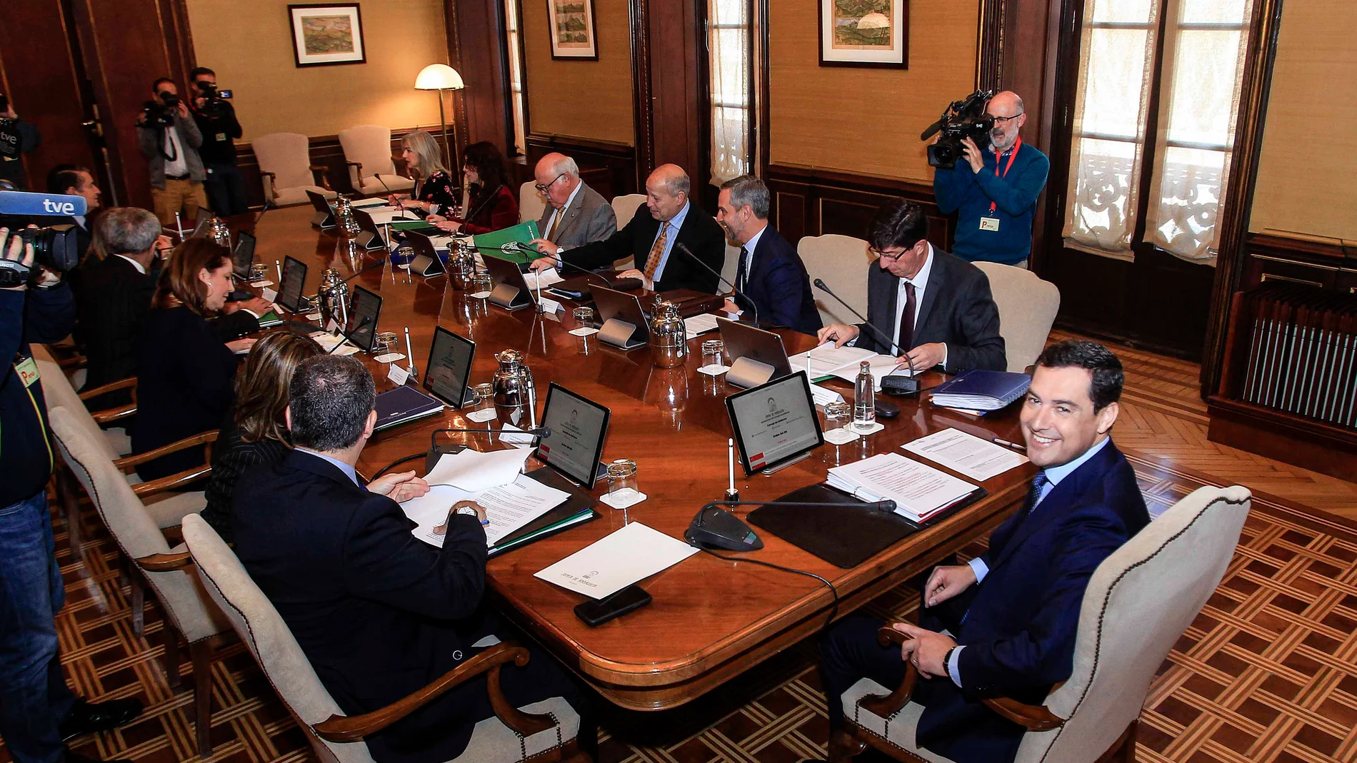 En la imagen, los integrantes del Consejo de Gobierno de la Junta de Andalucía