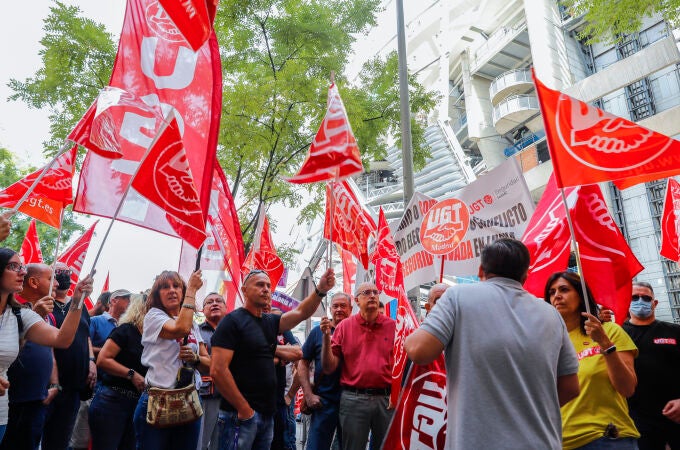 Trabajadores de la seguridad privada, que están llamados a movilizarse en toda España. EFE/ Luis Millán