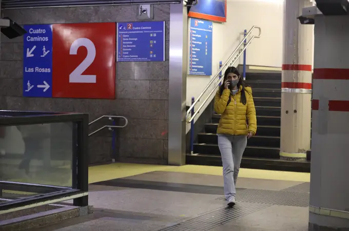Metro de Madrid estudia adelantar el cierre por el toque de queda
