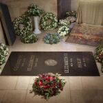 La lápida se encuentra ya en la Capilla del Rey Jorge VI