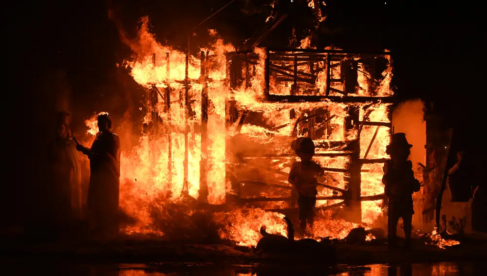 Cremá de la falla del VIII Centenario de la Catedral de Burgos