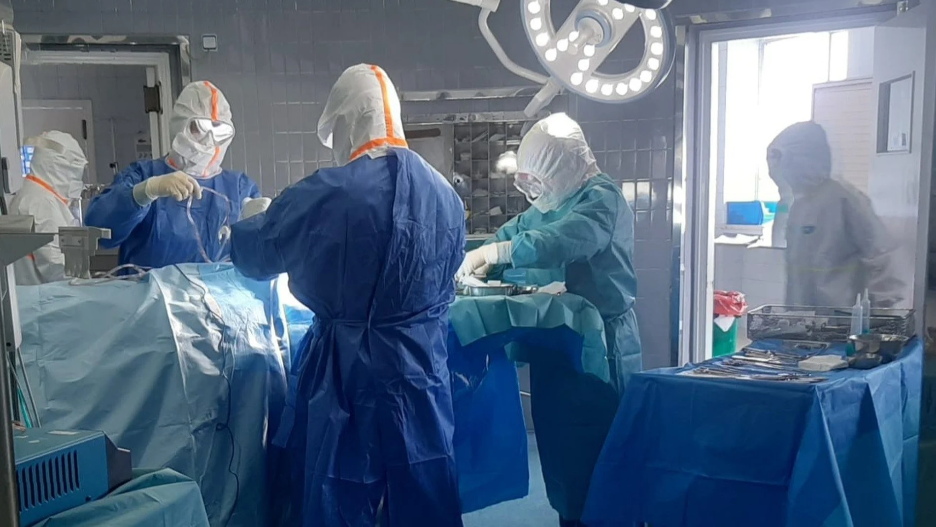 Jaén.- Coronavirus.- La Unidad de Neurocirugía del Hospital de Jaén interviene "con éxito" a un paciente con Covid-19