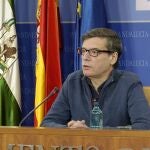 El portavoz del PSOE-A de Presidencia en el Parlamento andaluz, Carmelo Gómez
