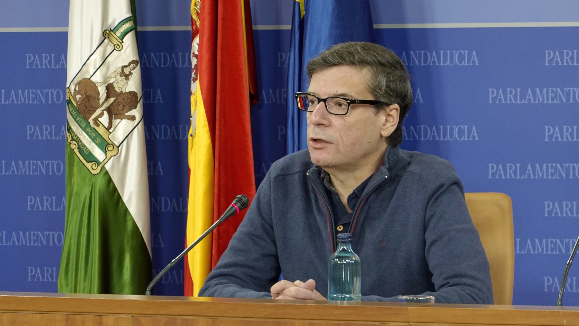 El portavoz del PSOE-A de Presidencia en el Parlamento andaluz, Carmelo Gómez