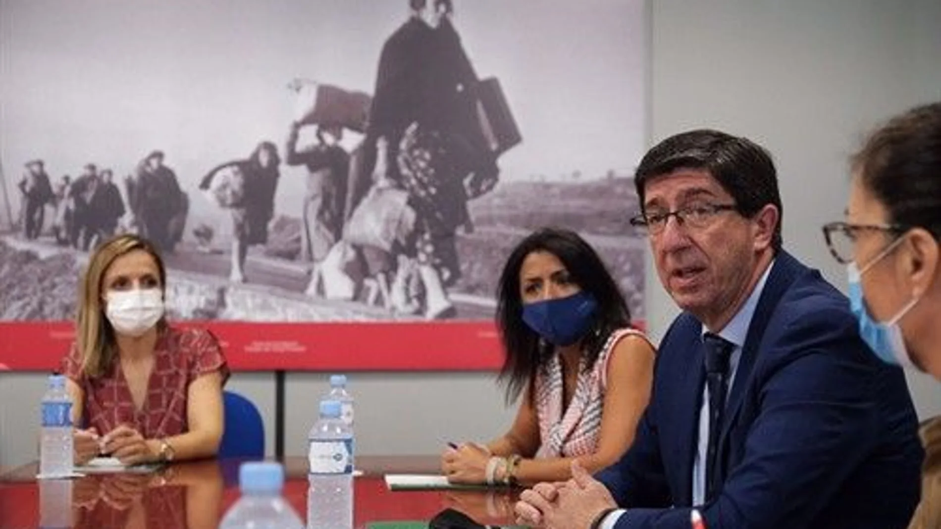 El vicepresidente de la Junta, Juan Marín, ha mantenido hoy una reunión con Cruz Roja Almería
