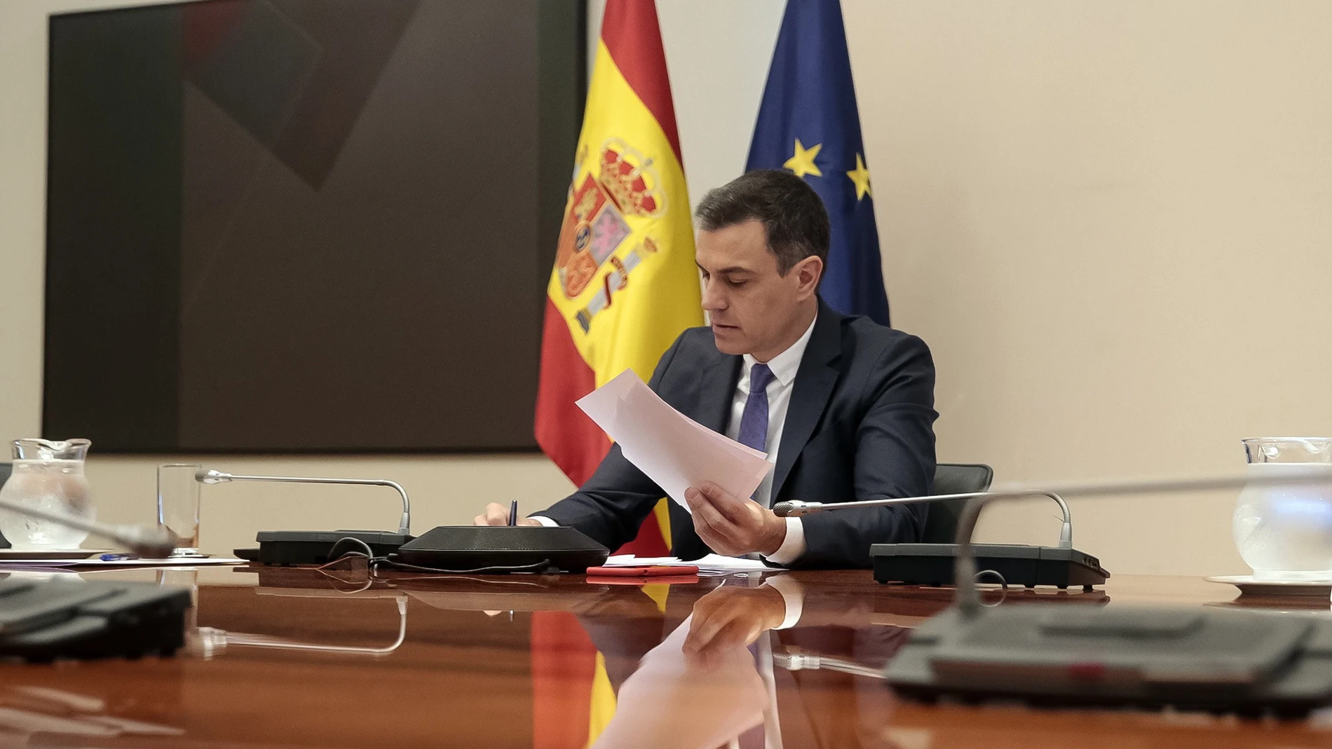 Spanish Prime Minister Sanchez discusses coronavirus lockdown exit plan with regional leaders