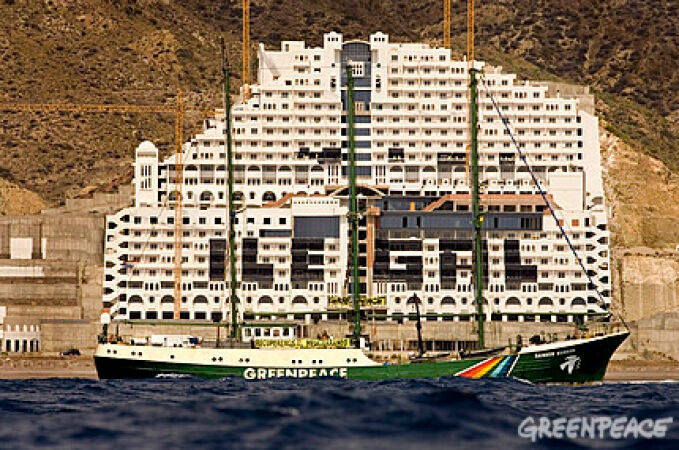 Greenpeace no entiende que "se repita la historia" del Algarrobico, en la imagen