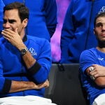 Nadal y Federer, llorando juntos en la despedida del tenis del suizo