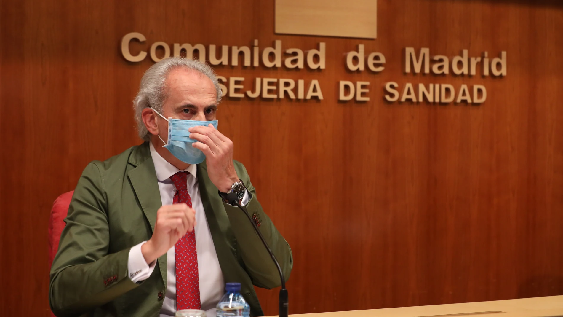 El consejero de Sanidad en funciones de la Comunidad de Madrid, Enrique Ruiz Escudero