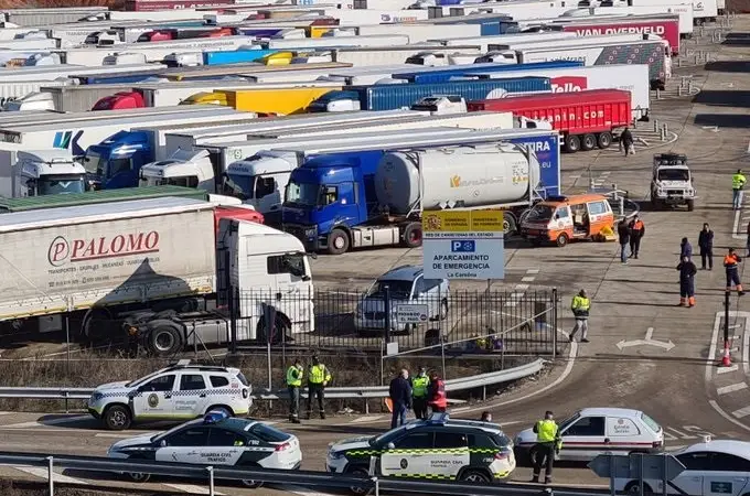 Crisis del transporte en Andalucía: «Todos tenemos algún camión parado»