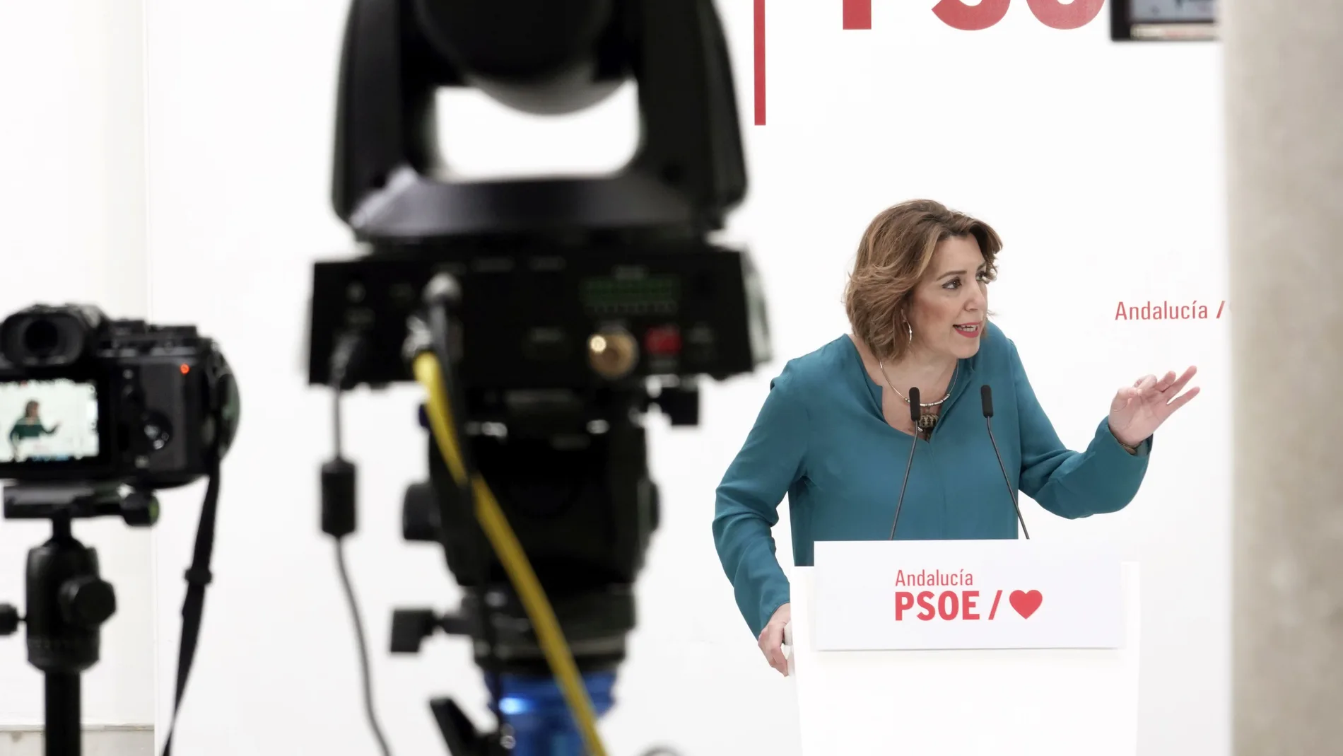 La socialista Susana Díaz, en la sede regional que el PSOE-A tiene en Sevilla