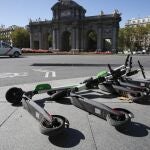 Patinetes mal aparcados en Madrid
