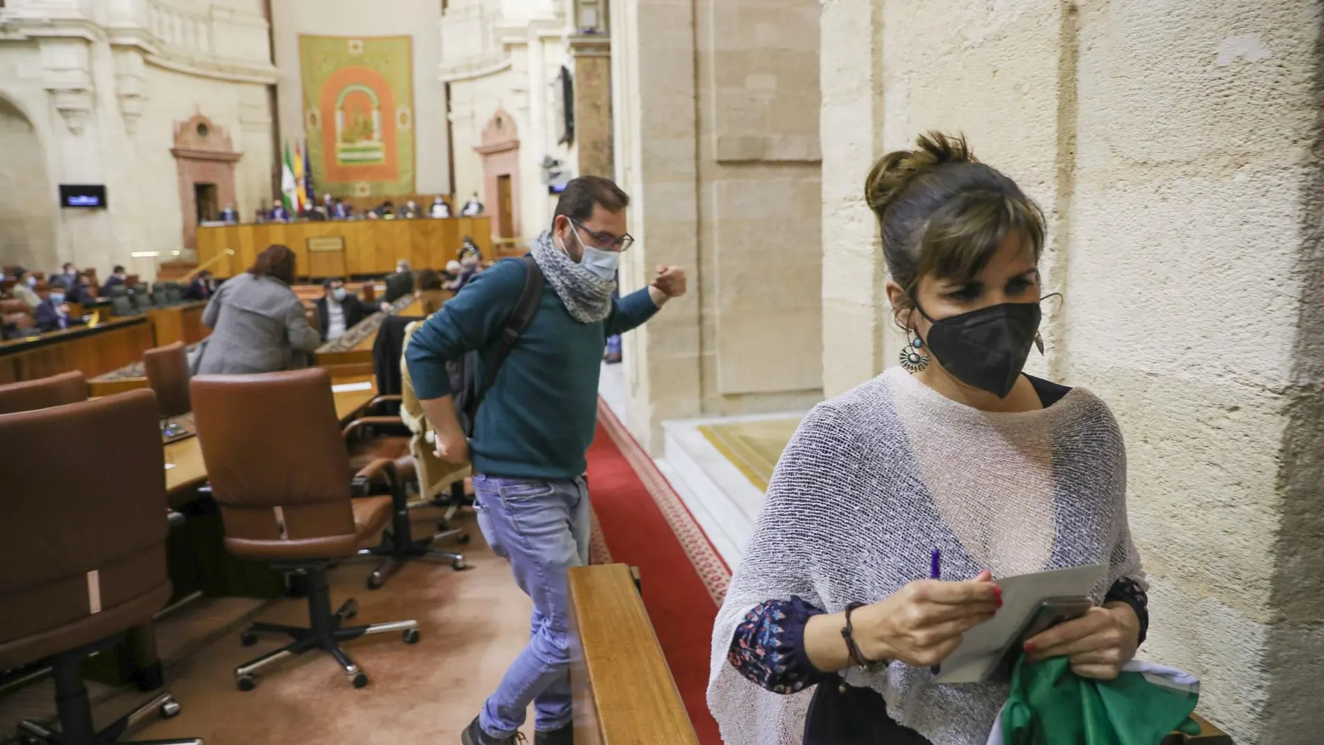 La diputada no adscrita Teresa Rodríguez abandona el Pleno del Parlamento andaluz
