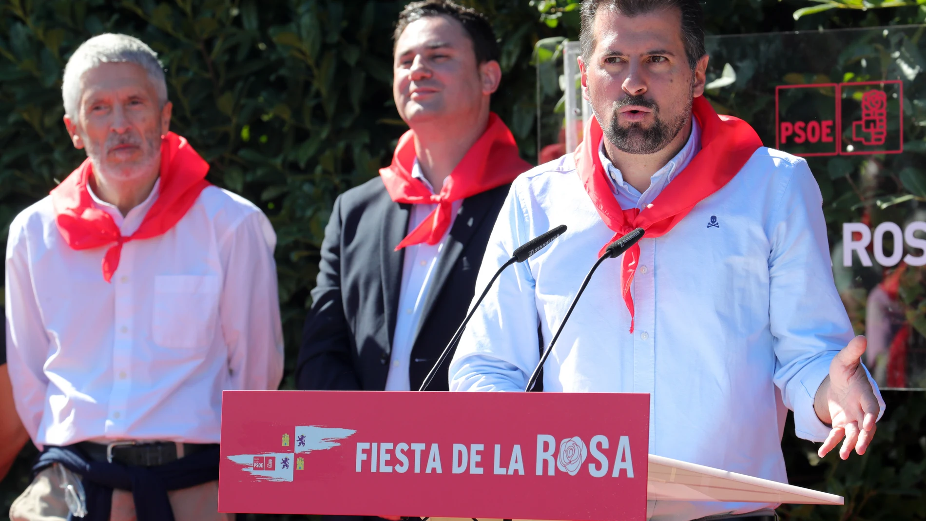 El secretario general del PSOECyL, Luis Tudanca, interviene en la Fiesta de la Rosa de Ponferrada, en la que también participaron el ministro Grande-Marlaska y Javier Alfonso Cendón