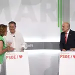Los socialistas Susana Díaz, Juan Espadas y Luis Ángel Hierro, antes de comenzar el debate