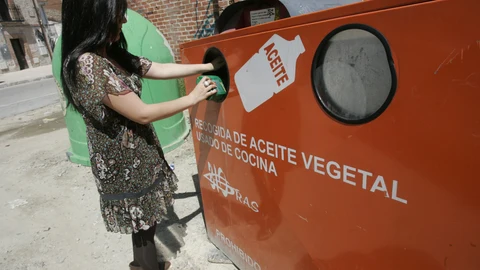 Contenedor de aceite vegetal usado