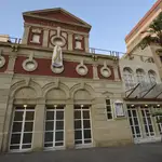 Fachada del teatro Apolo de Almería, que acoge la gala de entrega de los Premios Imagen de Andalucía