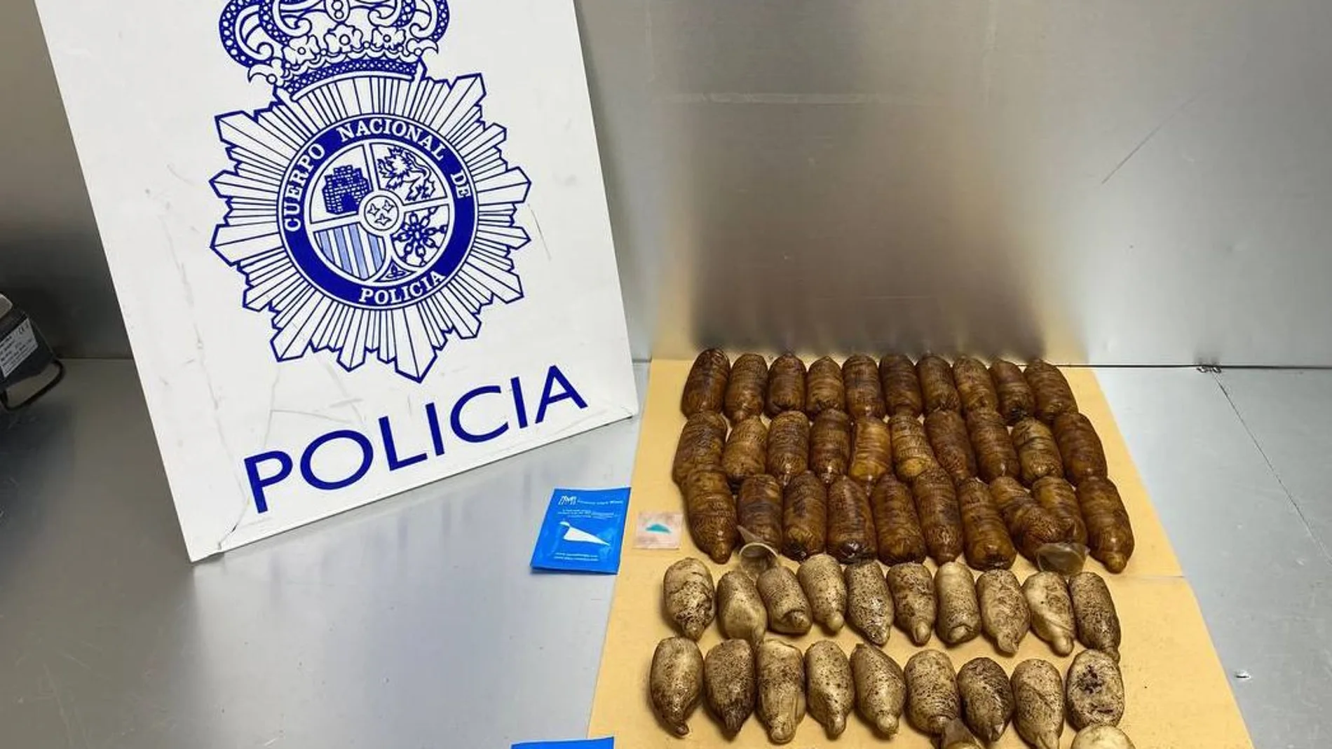 Bolas de droga en Barajas
