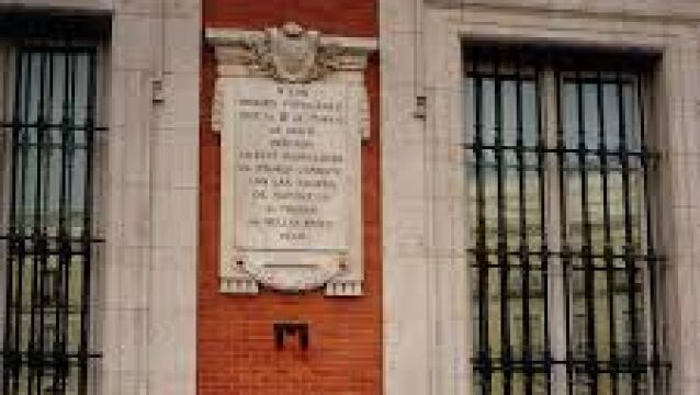 Placa a los Héroes del Dos de Mayo en Madrid