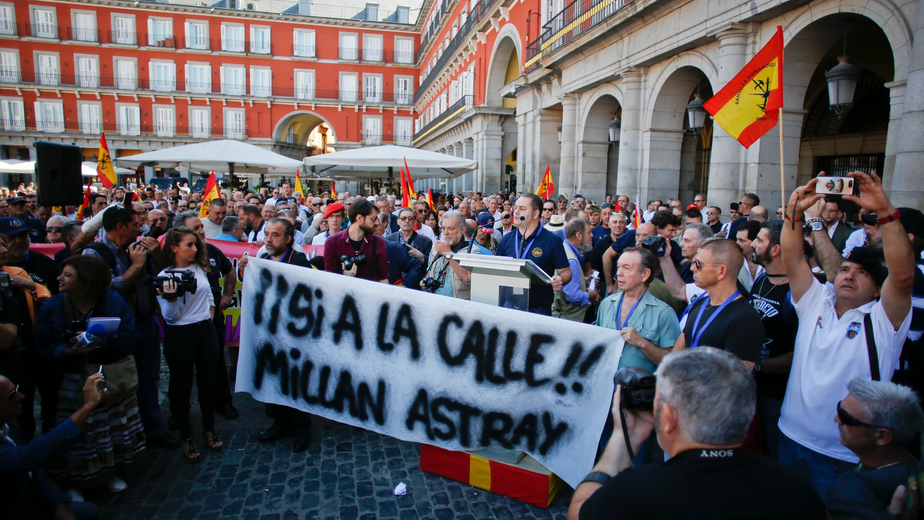 La concentración del 24 de septiembre de 2016 en la Plaza Mayor de Madrid a favor de la calle Millán Astray