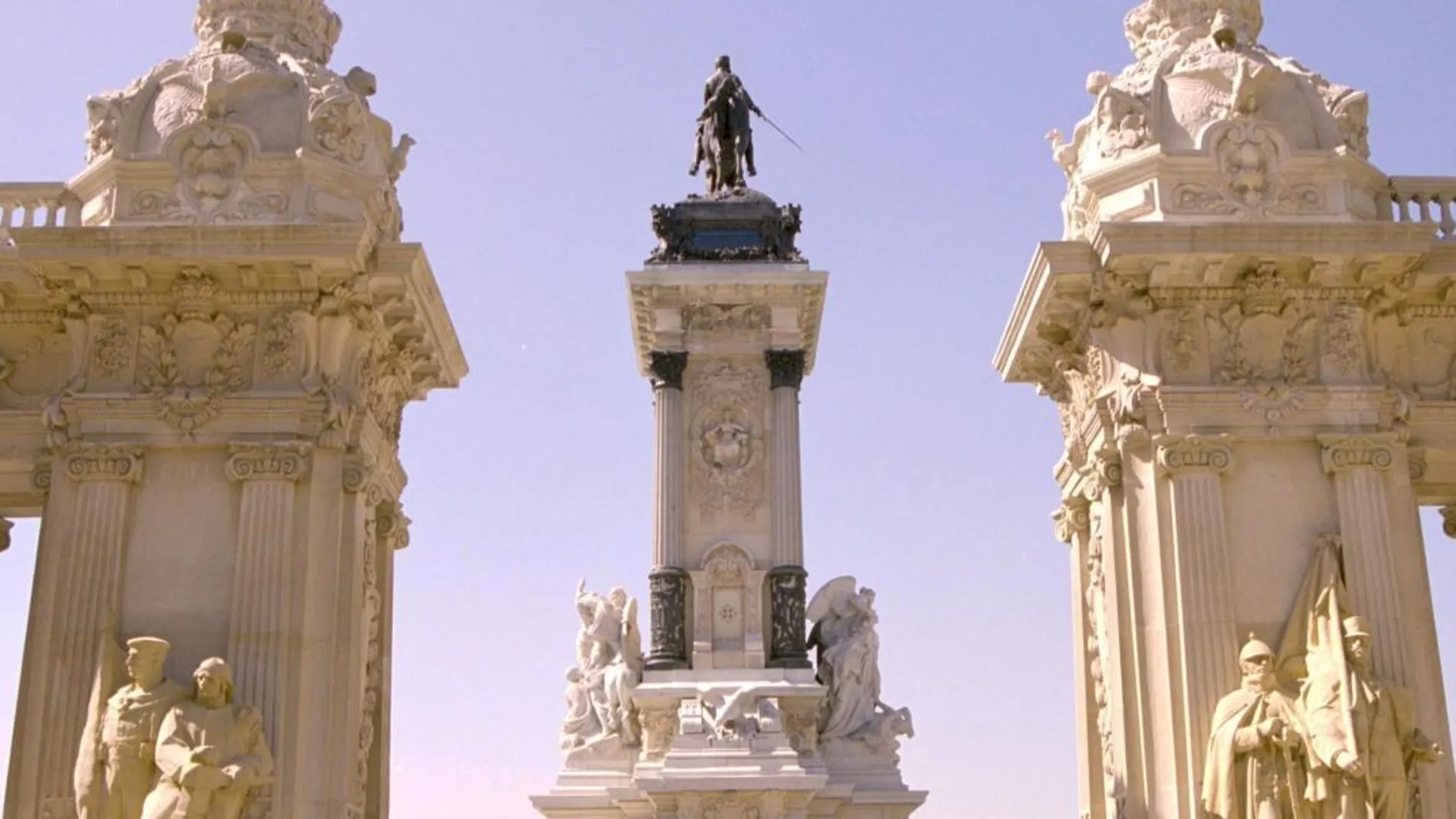 Monumento a Alfonso XII en el parque de El Retiro de Madrid