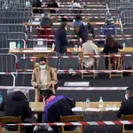 Varias personas votan durante las pasadas elecciones autonómicas catalanas