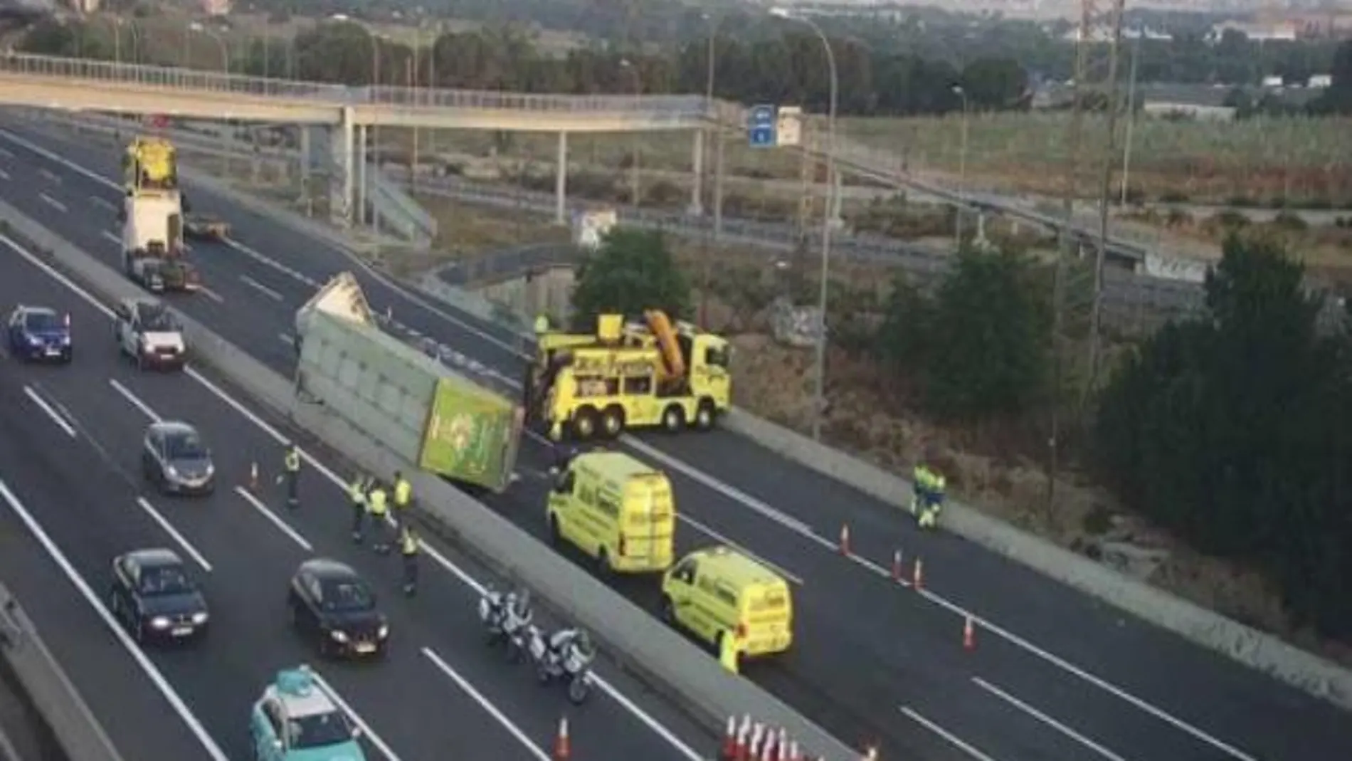 Corte en Madrid de la autovía de Barcelona tras el accidente de esta mañana