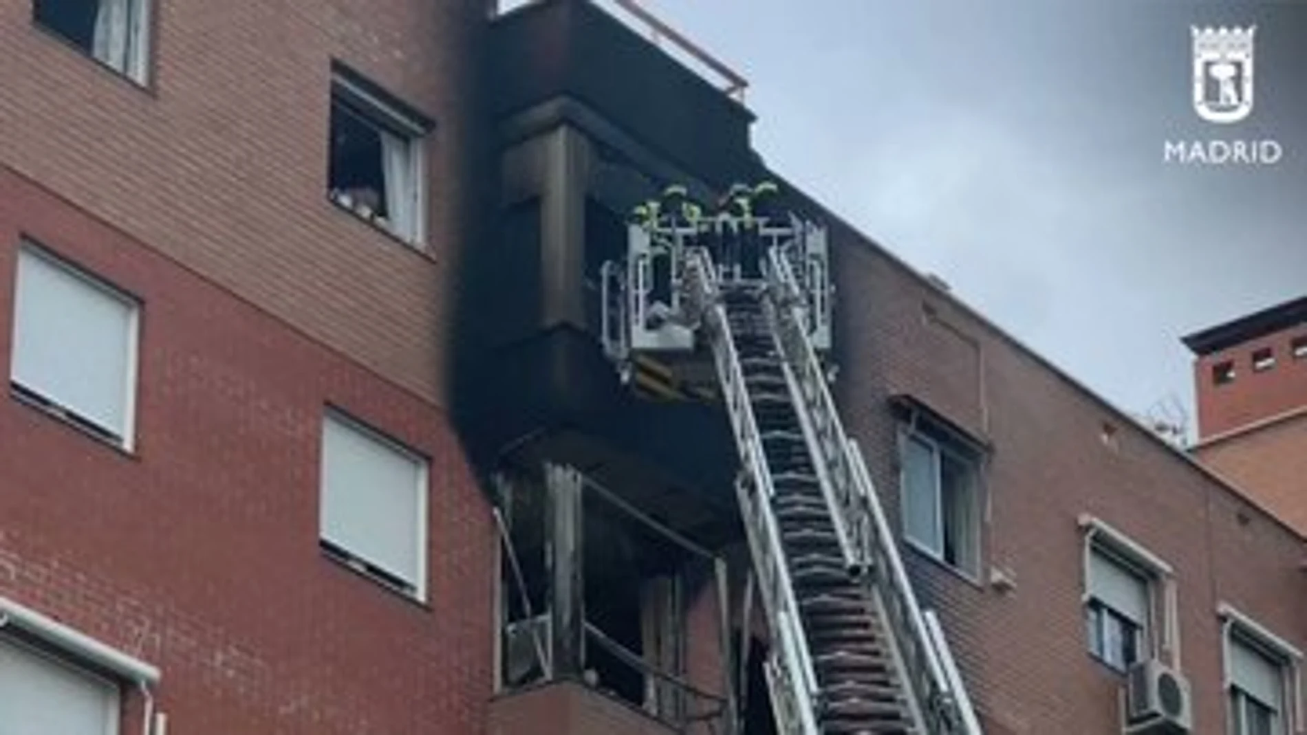 Dos fallecidos en un incendio en Villaverde