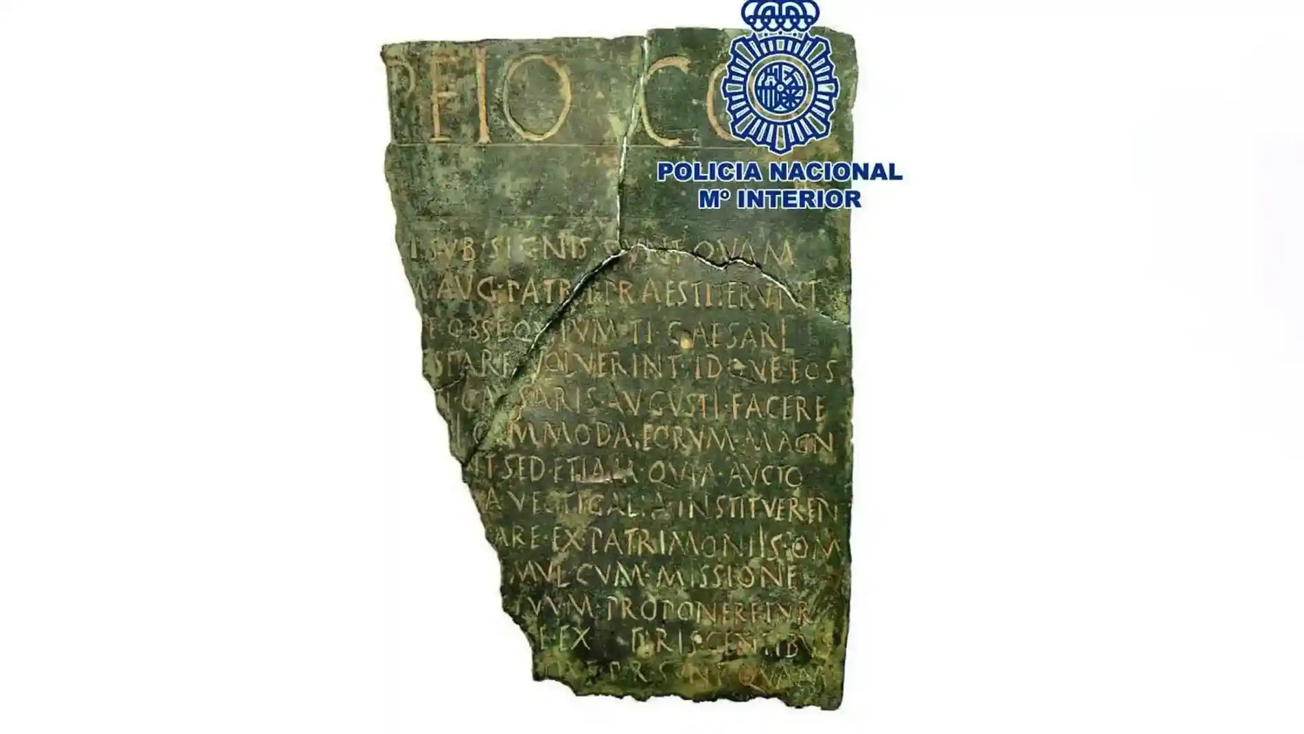 La Policía recupera una valiosa placa romana de la época de Tiberio
