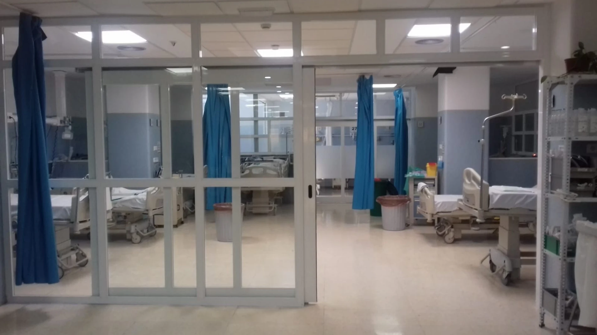 Almería.-El Hospital Torrecárdenas incorpora siete camas en el área de Observación de Urgencias tras ampliar su espacio