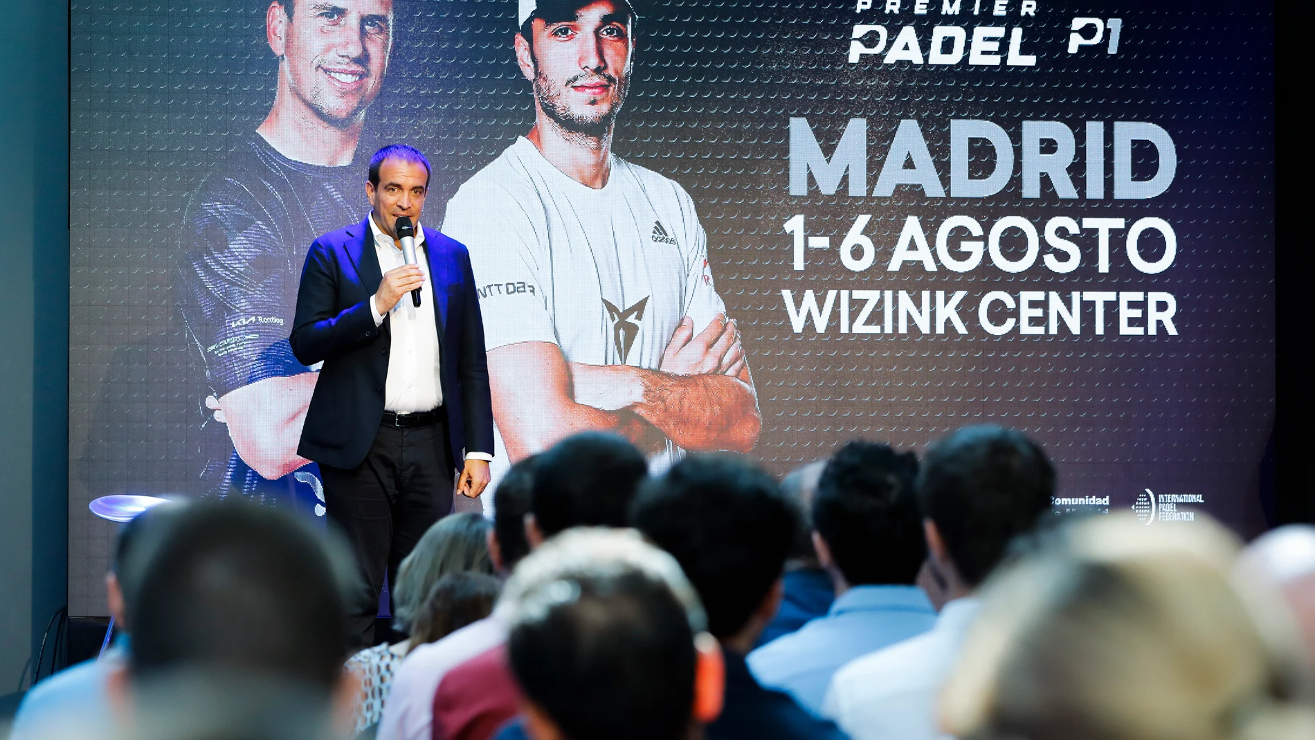 El presidente de la Federación Internacional de Pádel (FIP), Luigi Carraro, interviene durante la presentación del Madrid Premier Padel