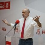 El precandidato a la Junta en las primarias del PSOE andaluz Luis Ángel Hierro