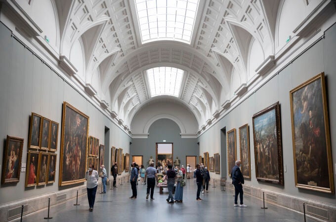 Vista interior de la galería principal del Museo del Prado