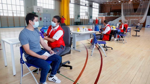 La Comunidad de Madrid comenzó a vacunar contra el Covid sin necesidad de cita previa en campus universitarios de la región