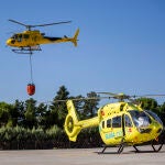 Dos helicópteros en el Parque de Bomberos de Las Rozas