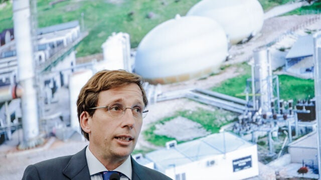El alcalde de Madrid, José Luis Martínez-Almeida, interviene en la inauguración de la ampliación de la planta de biogás del Parque Tecnológico de Valdemingómez