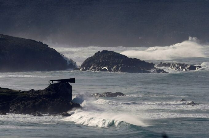 Se espera fuerte oleaje en el litoral de las provincias de A Coruña, Lugo y Pontevedra.