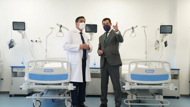 El presidente de la Junta ha visitado hoy el hospital de Úbeda, en Jaén