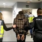 Dos detenidos por robar dentro de siete vehículos en Móstoles